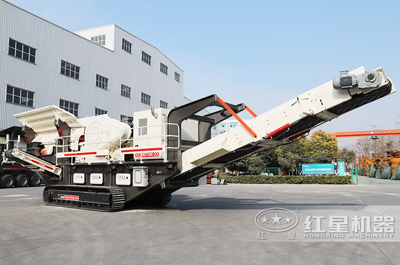 履帶移動(dòng)顎破機(jī)，同時(shí)配振動(dòng)給料機(jī)，輕松給料更便捷 