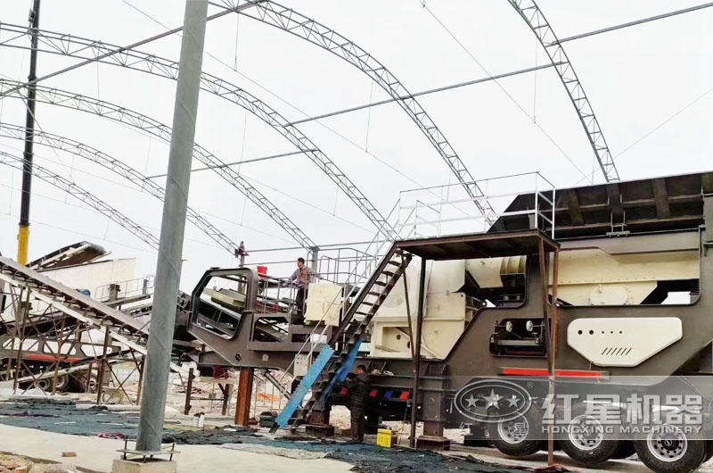 鄂破移動(dòng)破碎站現(xiàn)場(chǎng)搭建，操簡(jiǎn)單方便