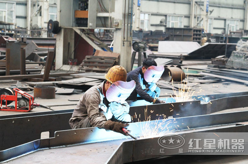 小型輥式粉碎機(jī)專(zhuān)業(yè)廠家，紅星值得信賴(lài)