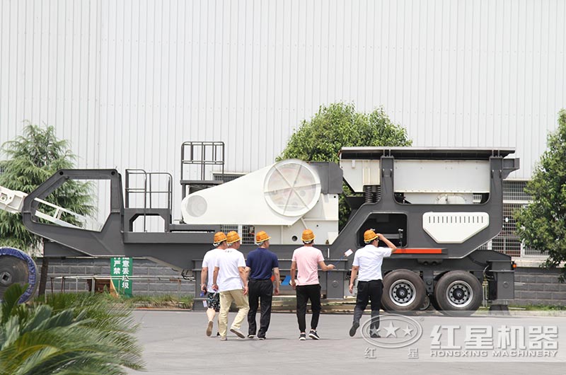 客戶來廠參觀，近距離了解設備